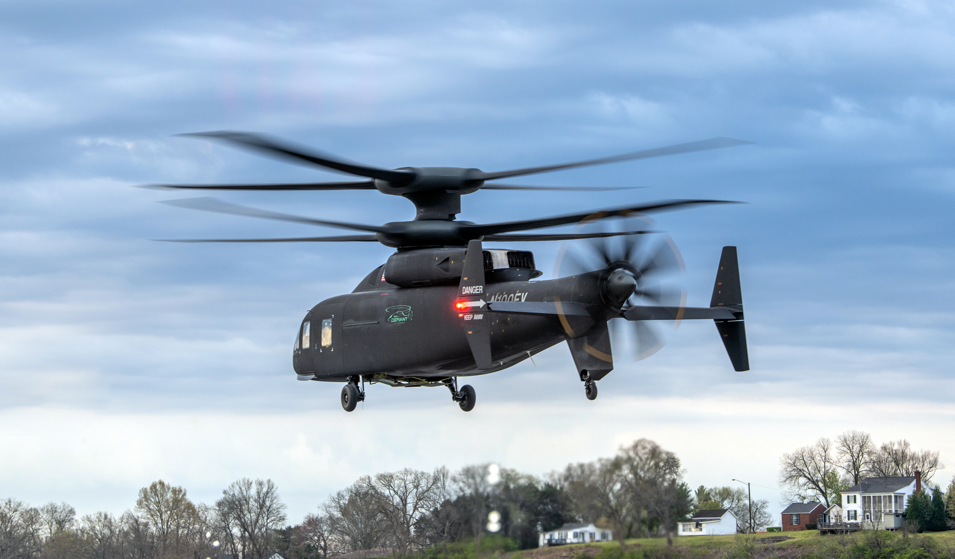 The Lockheed Martin Sikorsky-Boeing SB>1 DEFIANT® helicopter flew 700 nautical miles from West Palm Beach, Florida to Nashville to give U.S. Army Aviators a first-hand look at this impressive aircraft. Photo courtesy Lockheed Martin Sikorsky-Boeing. 