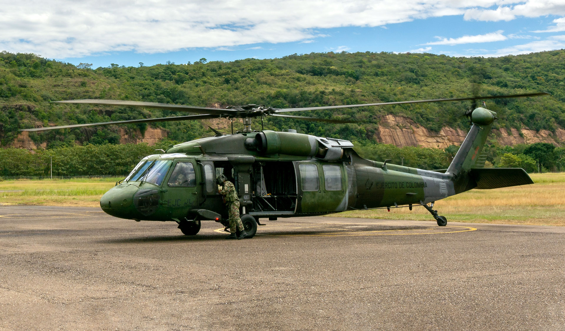 O CIAC fornecerá peças de reposição para os helicópteros Black Hawk operados pelos militares e pela Polícia Nacional da Colômbia.
